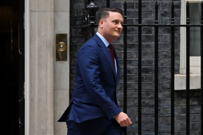 UK health minister Streeting at Downing St for short meeting with PM - SABC News - Breaking news, special reports, world, business, sport coverage of all South African current events. Africa's news leader.