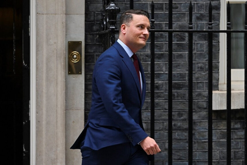 UK health minister Streeting at Downing St for short meeting with PM - SABC News - Breaking news, special reports, world, business, sport coverage of all South African current events. Africa's news leader.